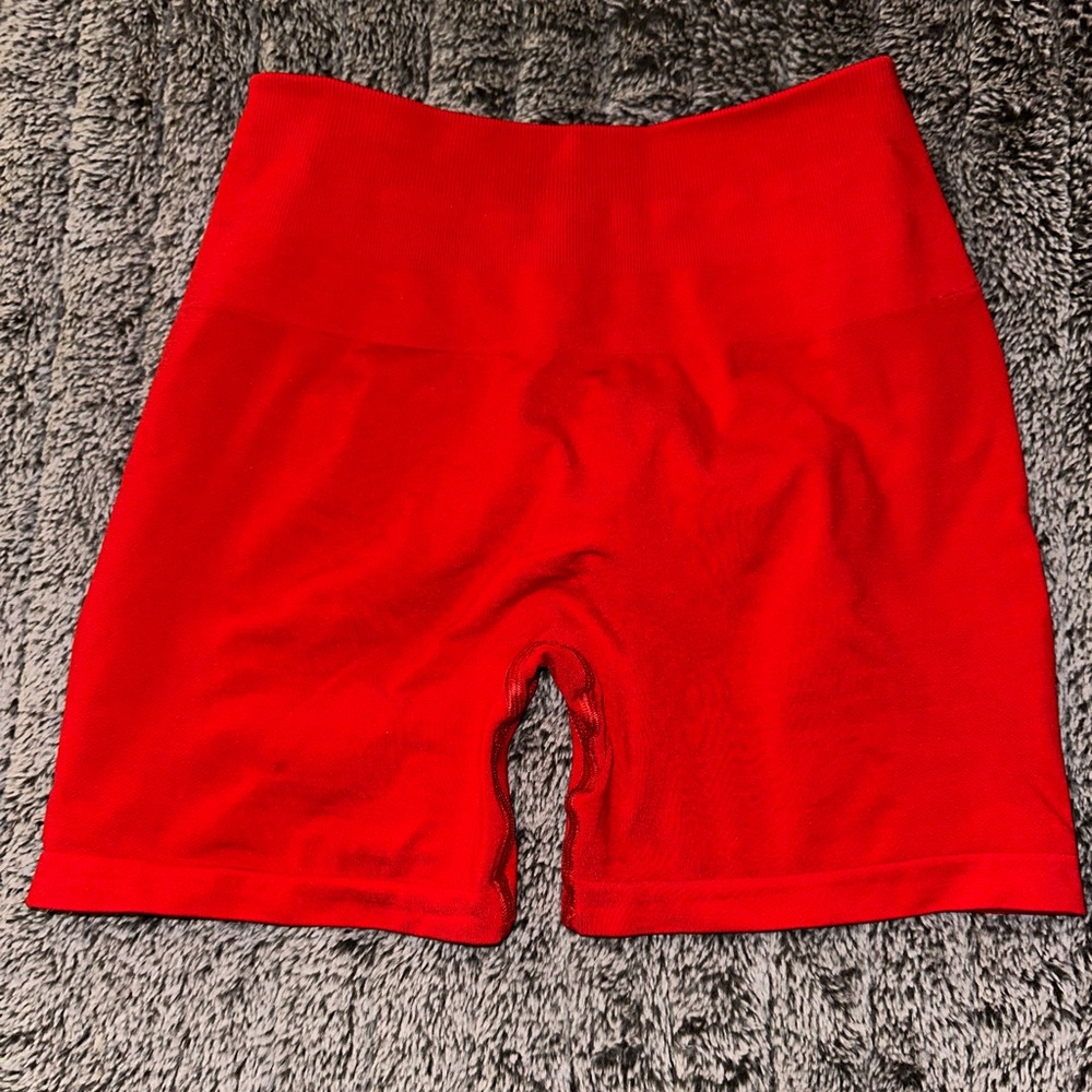 Alphalete Amplify Shorts Formula Red